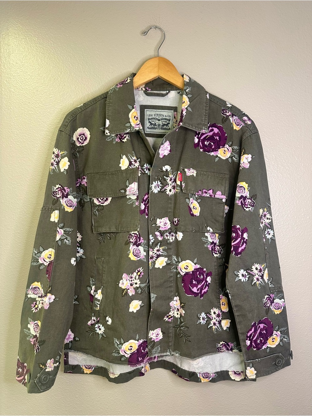 Levi Strauss and Co. Floral Utility Jacket Distressed Front Hem Cotton Pockets - Picture 2 of 7